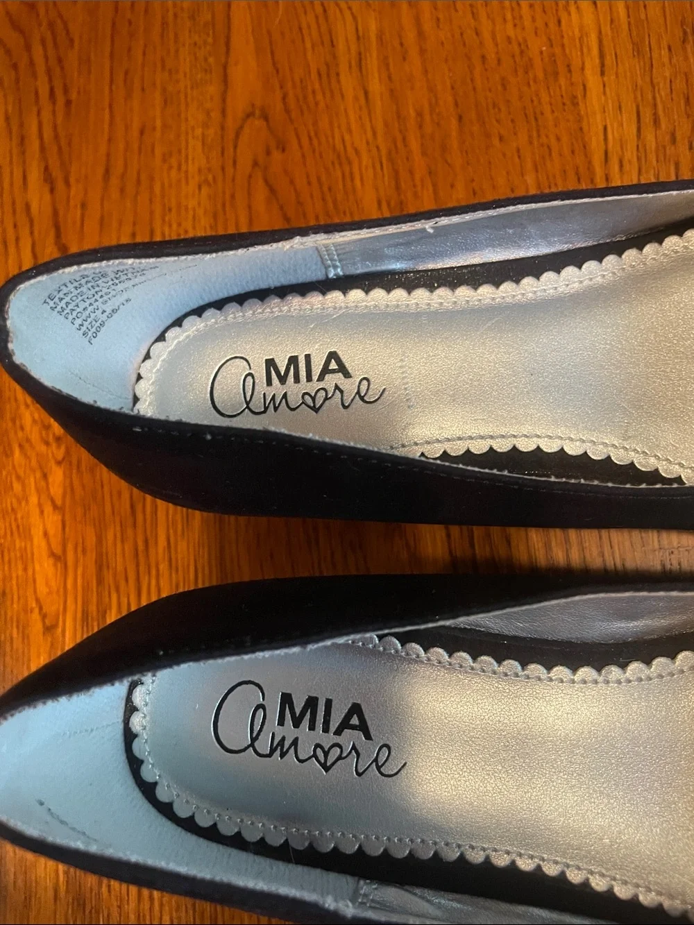 Mia Amore Dress Shoe - size girls 4
